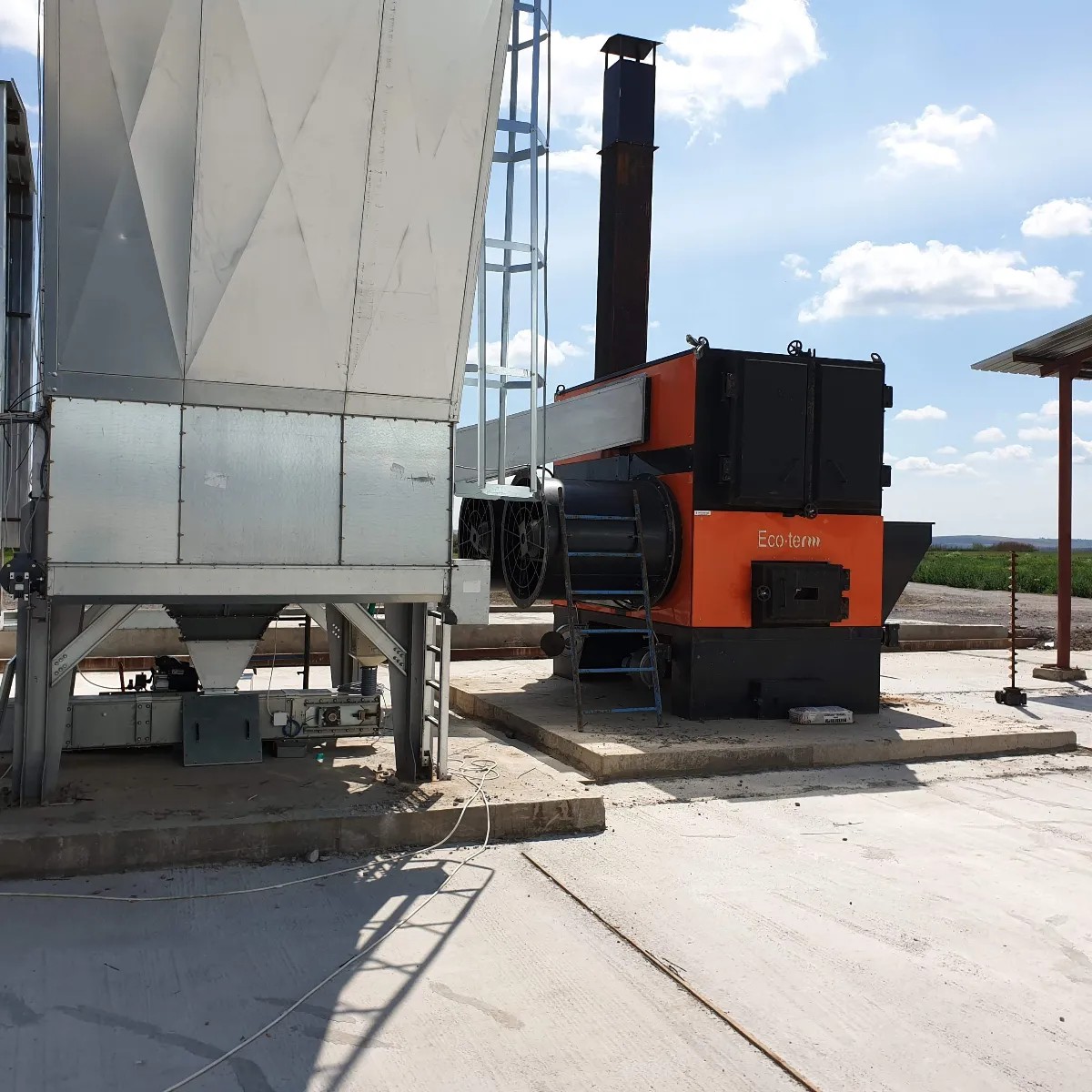 CHG heat generator connected to a tower grain dryer in Romania